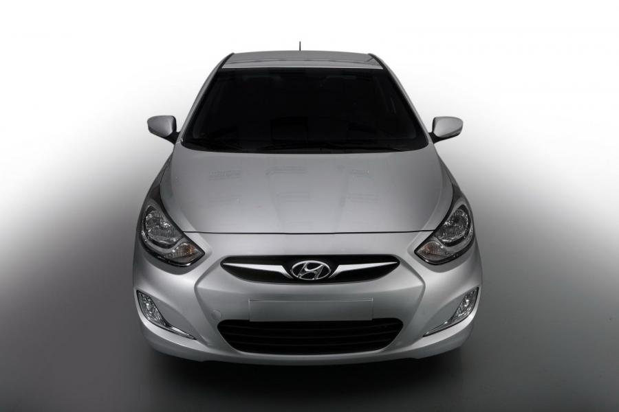  Hyundai Solaris 2011 года  (фото 38 из 45)